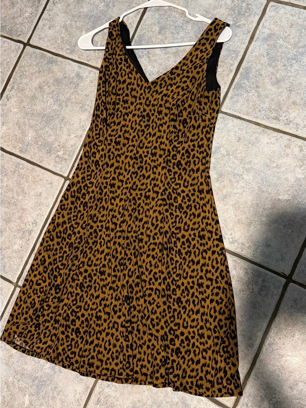 Sleeveless American Living sleeveless leopard print dress
